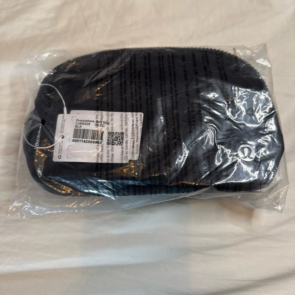 LULULEMON Everywhere Belt Bag Black One Size LU9AX2S Womens *NEW* - Picture 1 of 3